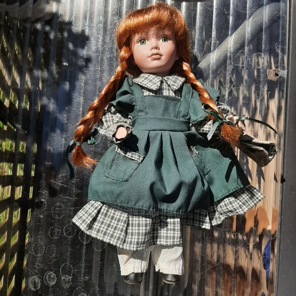 Anne of Green Gables Porcelain Doll 11" - Picture 8 of 15